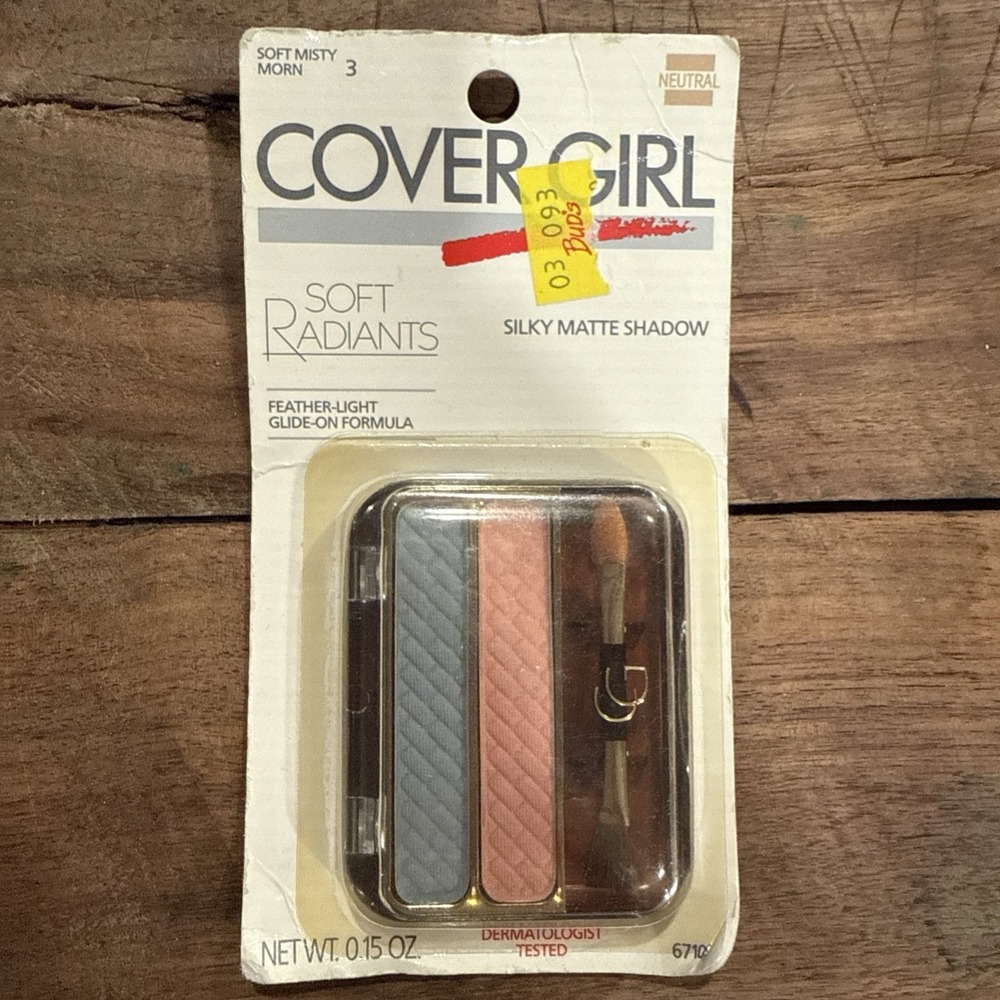 Cover Girl Soft Radiants  Silky Matte Eye Shadow EyeShadow Soft Misty Morn 3 NOS